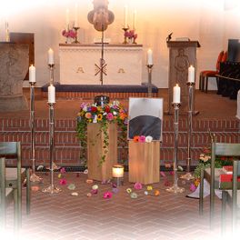 Dekorationsschmuck Trauerwelt Stühm in Flensburg